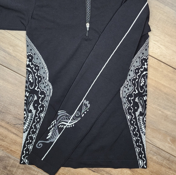 Athleta 1/4 zip black patterned workout jacket size small - Picture 11 of 12